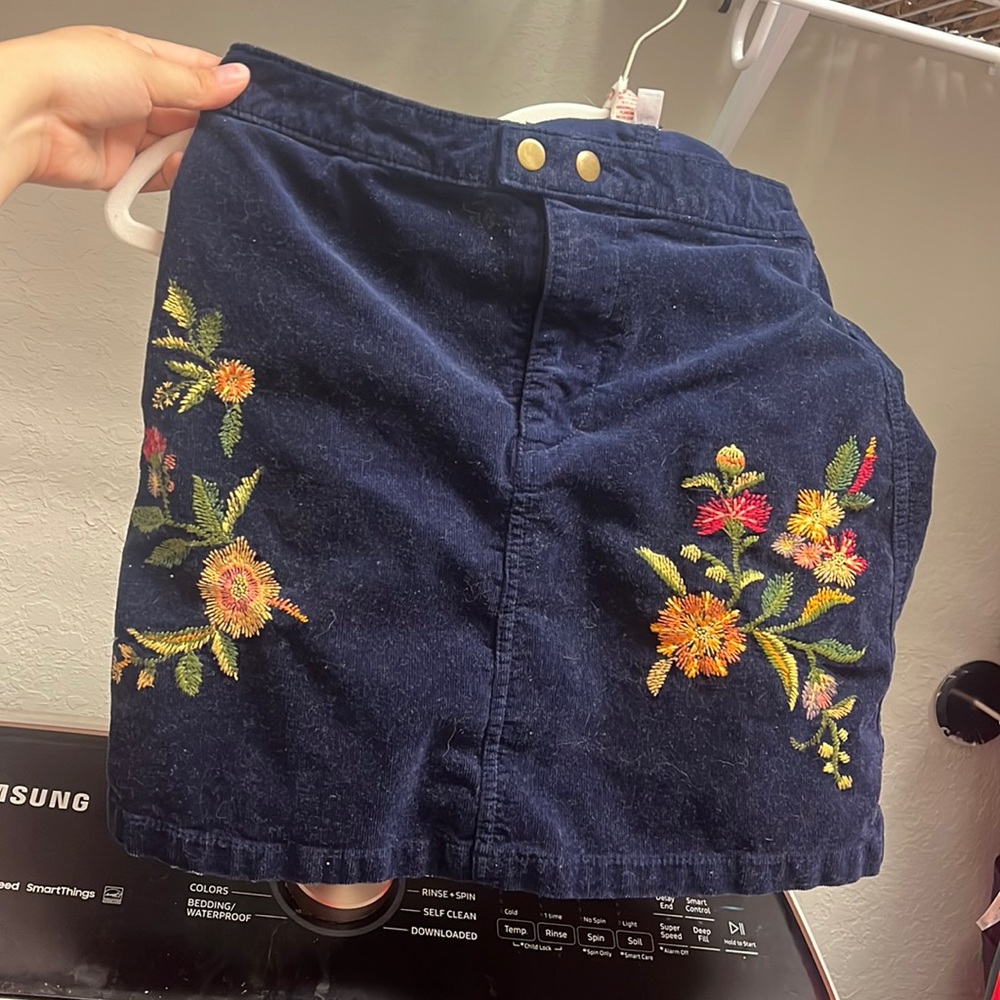 Corduroy Skirt with embroidered flowers